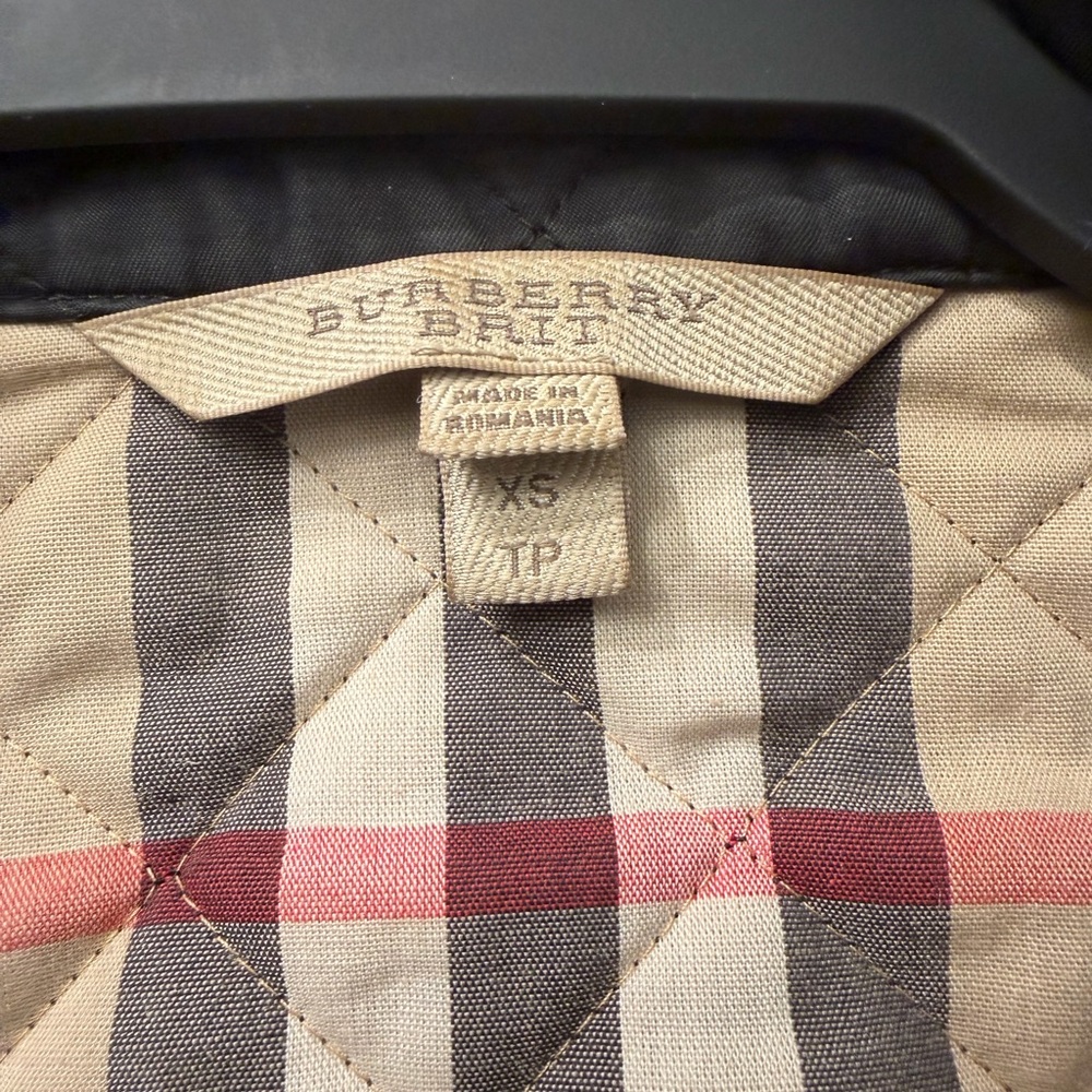 Authentic Burberry Black Quilted Nova check Jacket XS - Picture 2 of 9